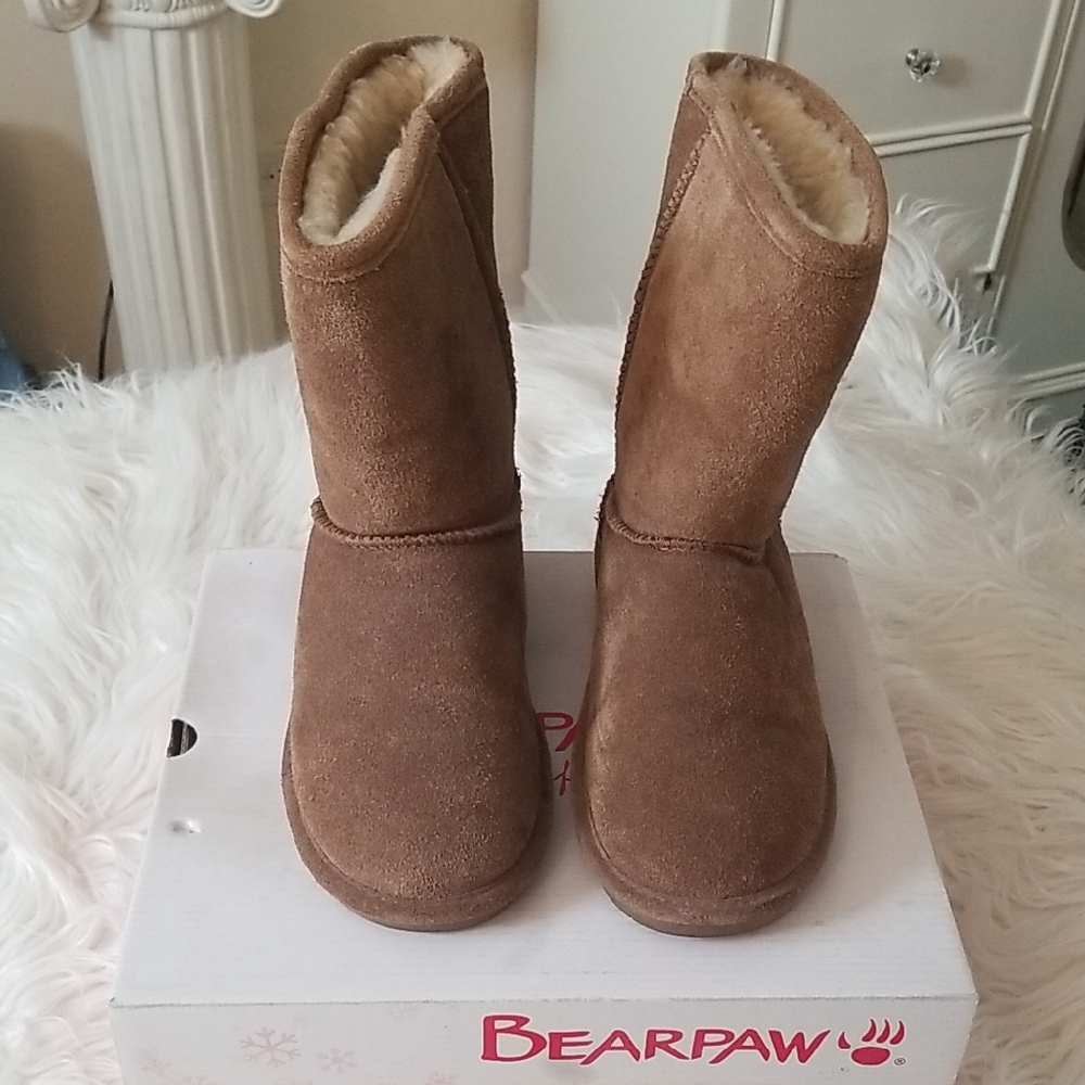BearPaw Women's Hickory Brown Boots 🐻
